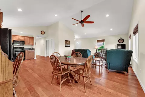 Dining - 160 Hill Dr, Branson, MO 65616 photo 2 of 2