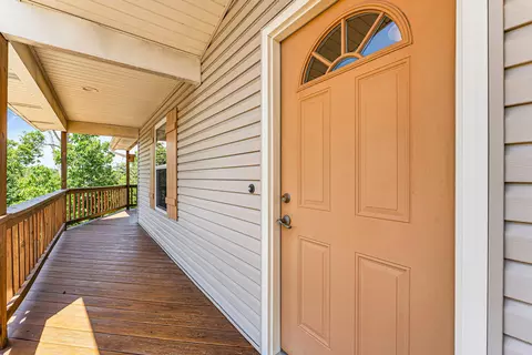 Exterior - 160 Hill Dr, Branson, MO 65616 photo 2 of 12