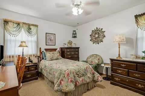 Bedroom - 925 S Barnes Ave, Springfield, MO 65802 photo 2 of 3