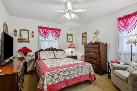 Bedroom - 925 S Barnes Ave, Springfield, MO 65802 photo 1 of 3