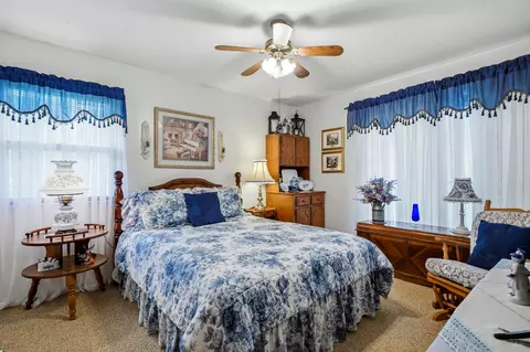 Bedroom - 925 S Barnes Ave, Springfield, MO 65802 photo 3 of 3