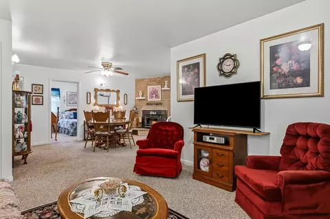 Living - 925 S Barnes Ave, Springfield, MO 65802 photo 2 of 3