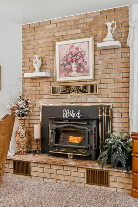 Living - 925 S Barnes Ave, Springfield, MO 65802 photo 3 of 3