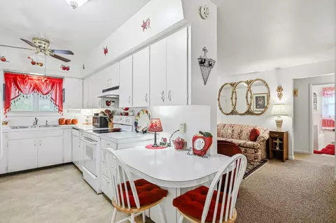Kitchen - 925 S Barnes Ave, Springfield, MO 65802 photo 1 of 4