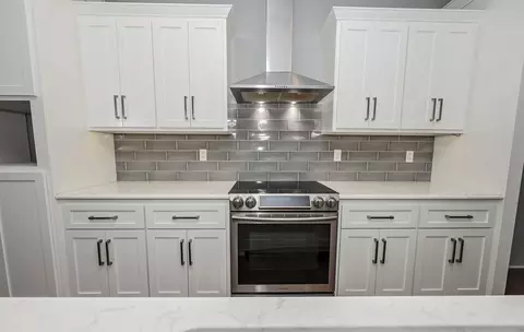 Kitchen - 936 S Weller Ave, Springfield, MO 65802 photo 5 of 8