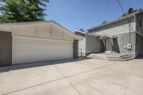 Exterior - 936 S Weller Ave, Springfield, MO 65802 photo 2 of 17