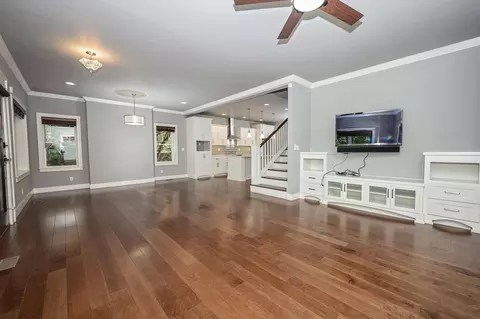 Living - 936 S Weller Ave, Springfield, MO 65802 photo 5 of 9