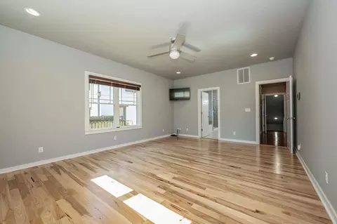 Living - 936 S Weller Ave, Springfield, MO 65802 photo 8 of 9