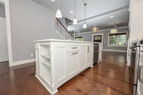 Entry Way - 936 S Weller Ave, Springfield, MO 65802 photo 2 of 4