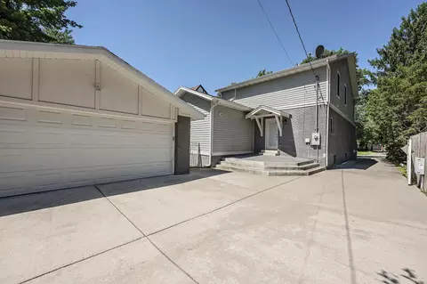 Exterior - 936 S Weller Ave, Springfield, MO 65802 photo 3 of 17