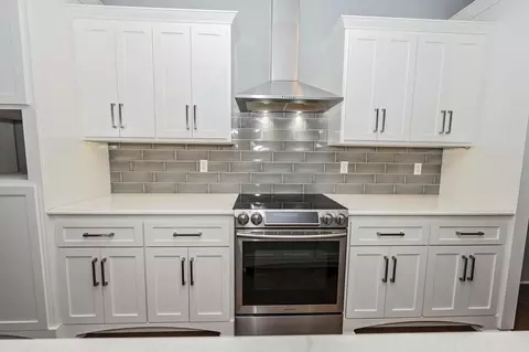 Kitchen - 936 S Weller Ave, Springfield, MO 65802 photo 4 of 8