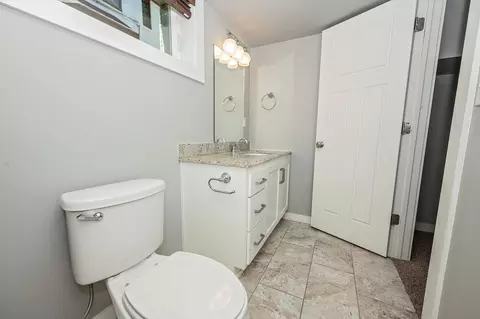 Bath - 936 S Weller Ave, Springfield, MO 65802 photo 22 of 33