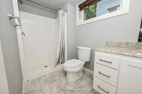Bath - 936 S Weller Ave, Springfield, MO 65802 photo 21 of 33