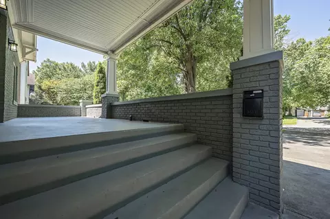 Exterior - 936 S Weller Ave, Springfield, MO 65802 photo 12 of 17