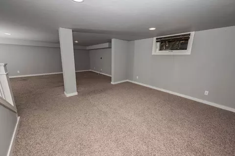 Living - 936 S Weller Ave, Springfield, MO 65802 photo 9 of 9