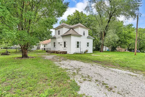 1201 W Chase St, Springfield, MO 65803