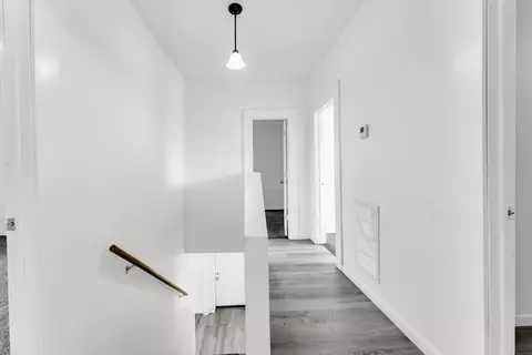 Entry Way - 1201 W Chase St, Springfield, MO 65803 photo 4 of 4