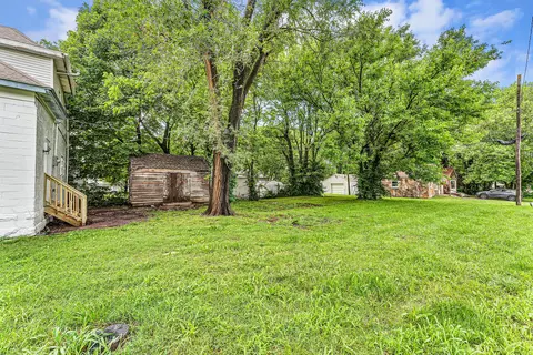 Exterior - 1201 W Chase St, Springfield, MO 65803 photo 5 of 7