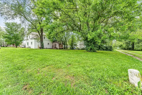 Exterior - 1201 W Chase St, Springfield, MO 65803 photo 6 of 7
