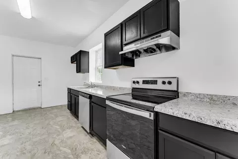 Kitchen - 1201 W Chase St, Springfield, MO 65803 photo 1 of 2