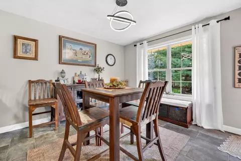 Dining - 4840 S Prairie View Ave, Battlefield, MO 65619 photo 2 of 4