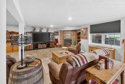 Living - 4840 S Prairie View Ave, Battlefield, MO 65619 photo 4 of 5