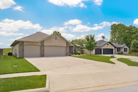 5664 W Mangrove St, Springfield, MO 65802 photo 2
