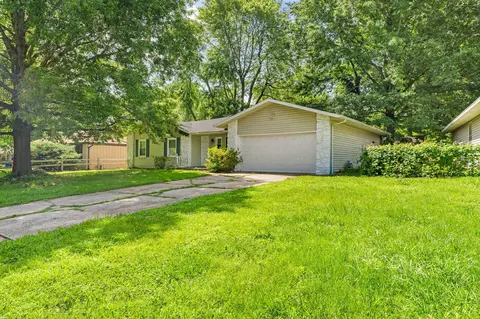 Exterior - 3012 W Countryside Dr, Springfield, MO 65807 photo 4 of 9