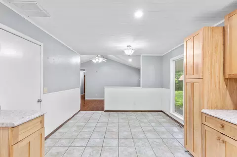 Entry Way - 3012 W Countryside Dr, Springfield, MO 65807 photo 1 of 3