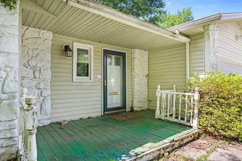 Exterior - 3012 W Countryside Dr, Springfield, MO 65807 photo 5 of 9
