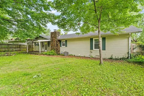 Exterior - 3012 W Countryside Dr, Springfield, MO 65807 photo 6 of 9