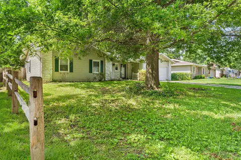 Exterior - 3012 W Countryside Dr, Springfield, MO 65807 photo 3 of 9
