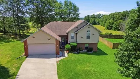 4 Remington Dr, Monett, MO 65708