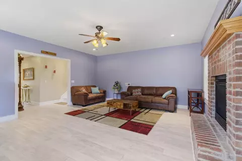 Living - 4 Remington Dr, Monett, MO 65708 photo 3 of 3