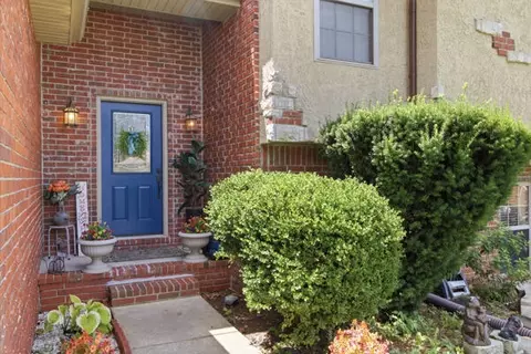 Entry Way - 4 Remington Dr, Monett, MO 65708 photo 1 of 4