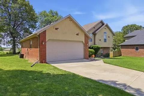 Exterior - 4 Remington Dr, Monett, MO 65708 photo 4 of 8