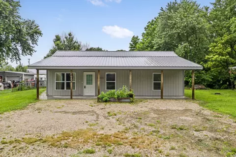 405 N Frances St, Seymour, MO 65746
