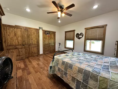 Bedroom - 4471 County Road 323, Thayer, MO 65791 photo 4 of 7