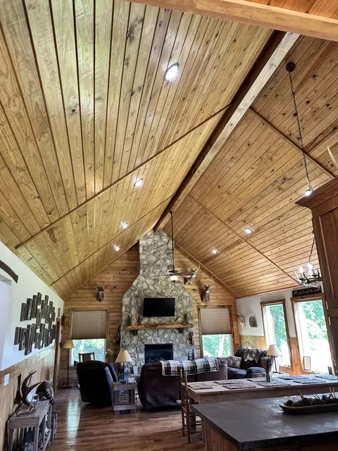 Living - 4471 County Road 323, Thayer, MO 65791 photo 2 of 8