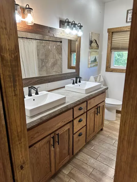 Bath - 4471 County Road 323, Thayer, MO 65791 photo 2 of 6