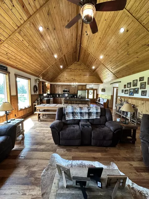 Living - 4471 County Road 323, Thayer, MO 65791 photo 6 of 8