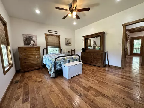 Bedroom - 4471 County Road 323, Thayer, MO 65791 photo 3 of 7