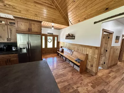 Entry Way - 4471 County Road 323, Thayer, MO 65791 photo 3 of 7