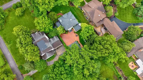 View/Area - 1463 E Meadowmere St, Springfield, MO 65804 photo 1 of 3