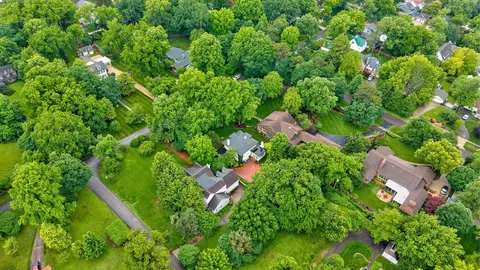 View/Area - 1463 E Meadowmere St, Springfield, MO 65804 photo 2 of 3