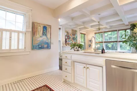 Kitchen - 1463 E Meadowmere St, Springfield, MO 65804 photo 1 of 7
