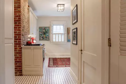 Entry Way - 1463 E Meadowmere St, Springfield, MO 65804 photo 6 of 10