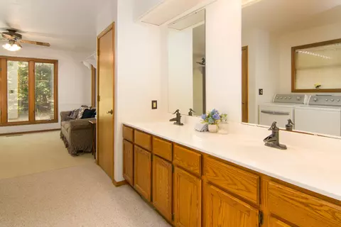 Bath - 211 River Bend Rd, Branson, MO 65616 photo 2 of 4