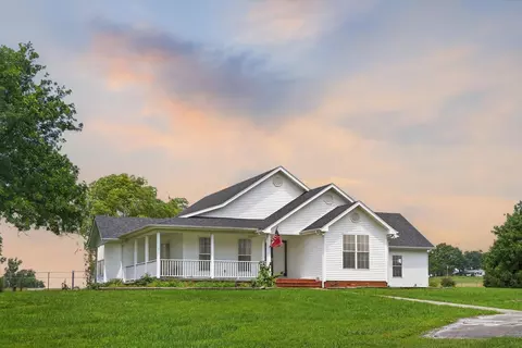 4353 S 95th Rd, Bolivar, MO 65613
