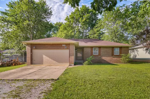 4534 W La Siesta St, Springfield, MO 65802